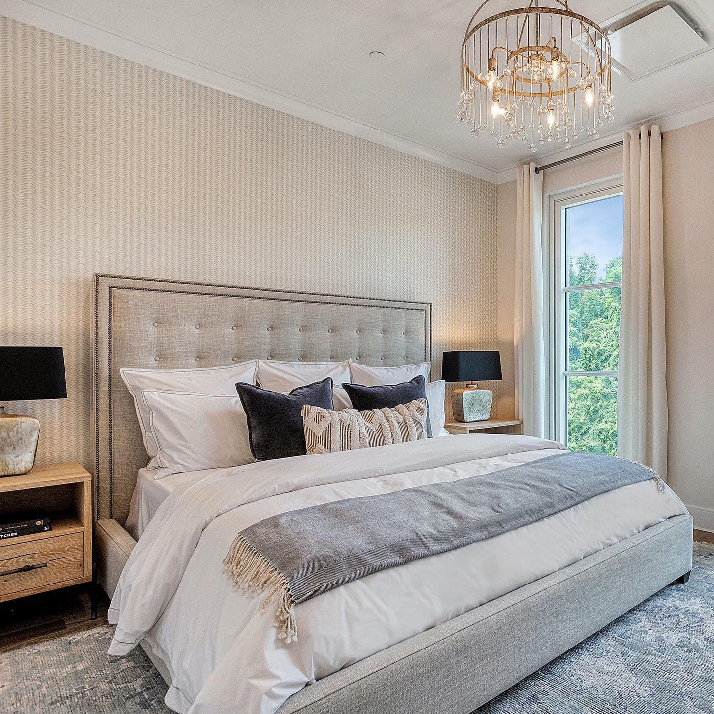 Aubrey Crystal Ball Round Chandelier 5 Light / 8 Light-Momo Lighting