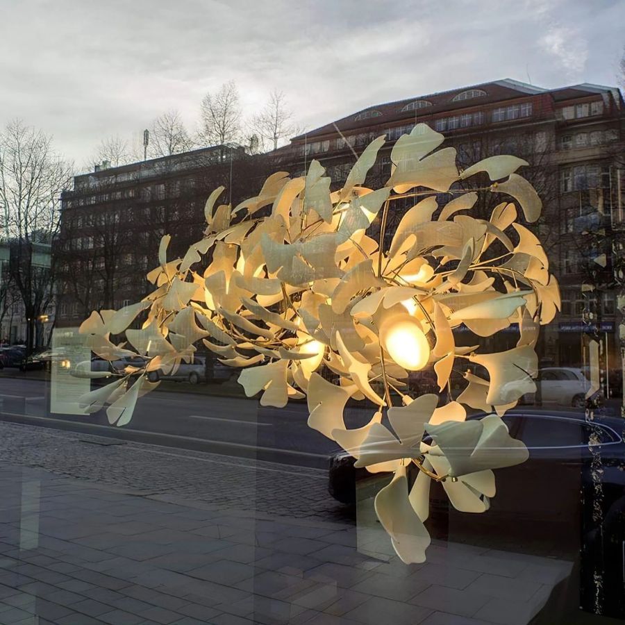 Bustling Ceramic Ginkgo Leaf Chandelier-Momo Lighting