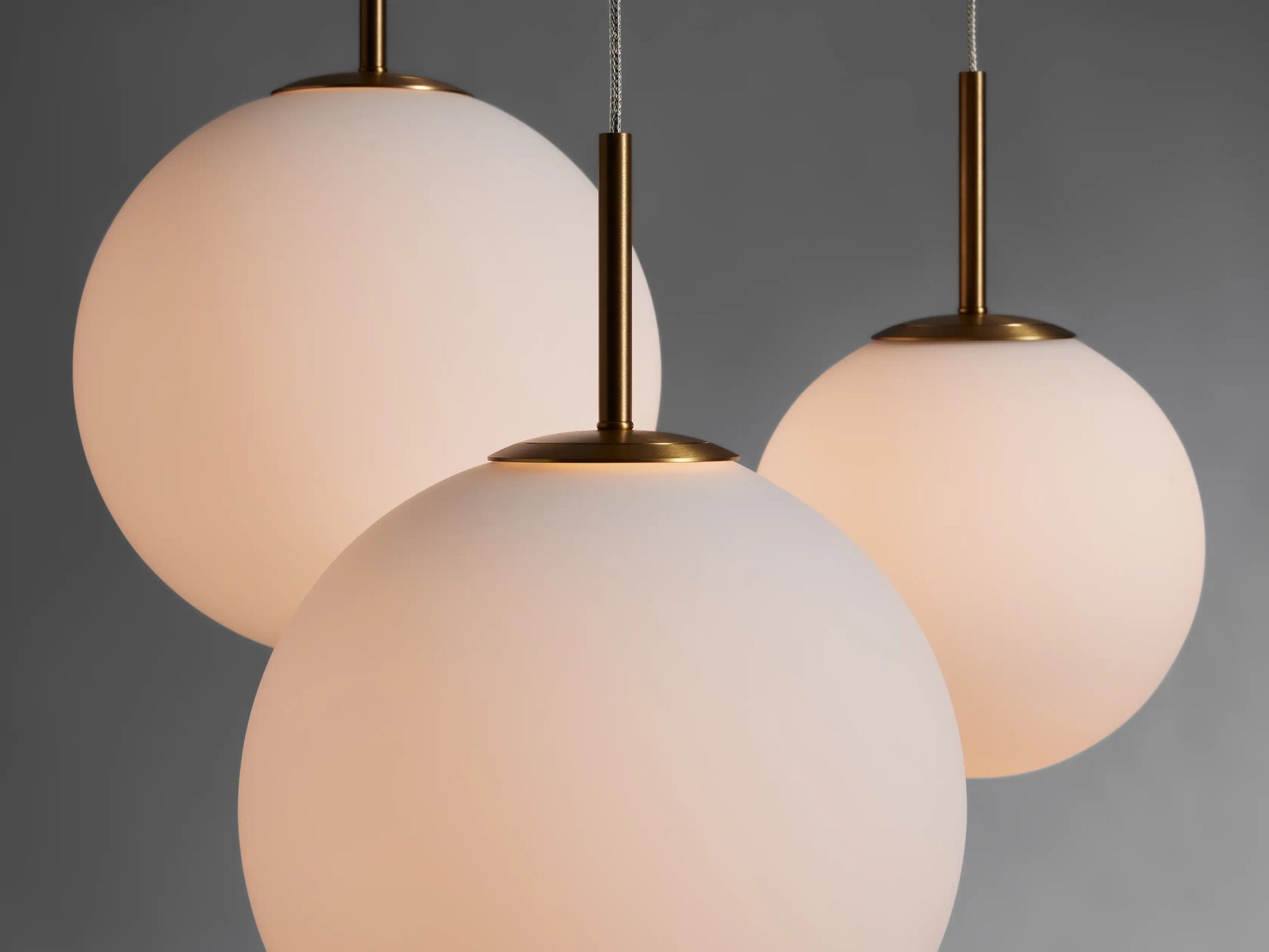 Casen Round Chandelier-Momo Lighting