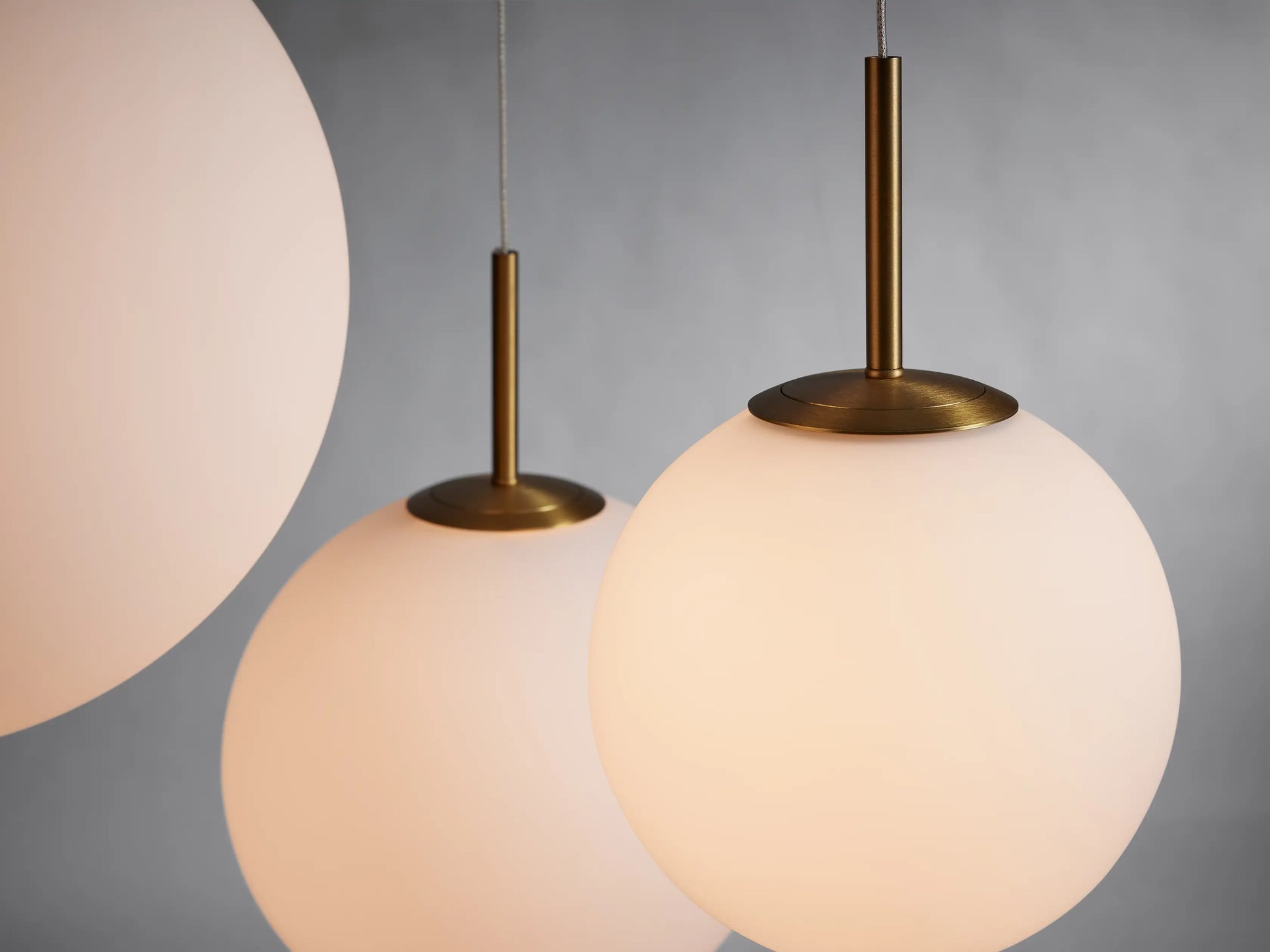 Casen Round Chandelier-Momo Lighting