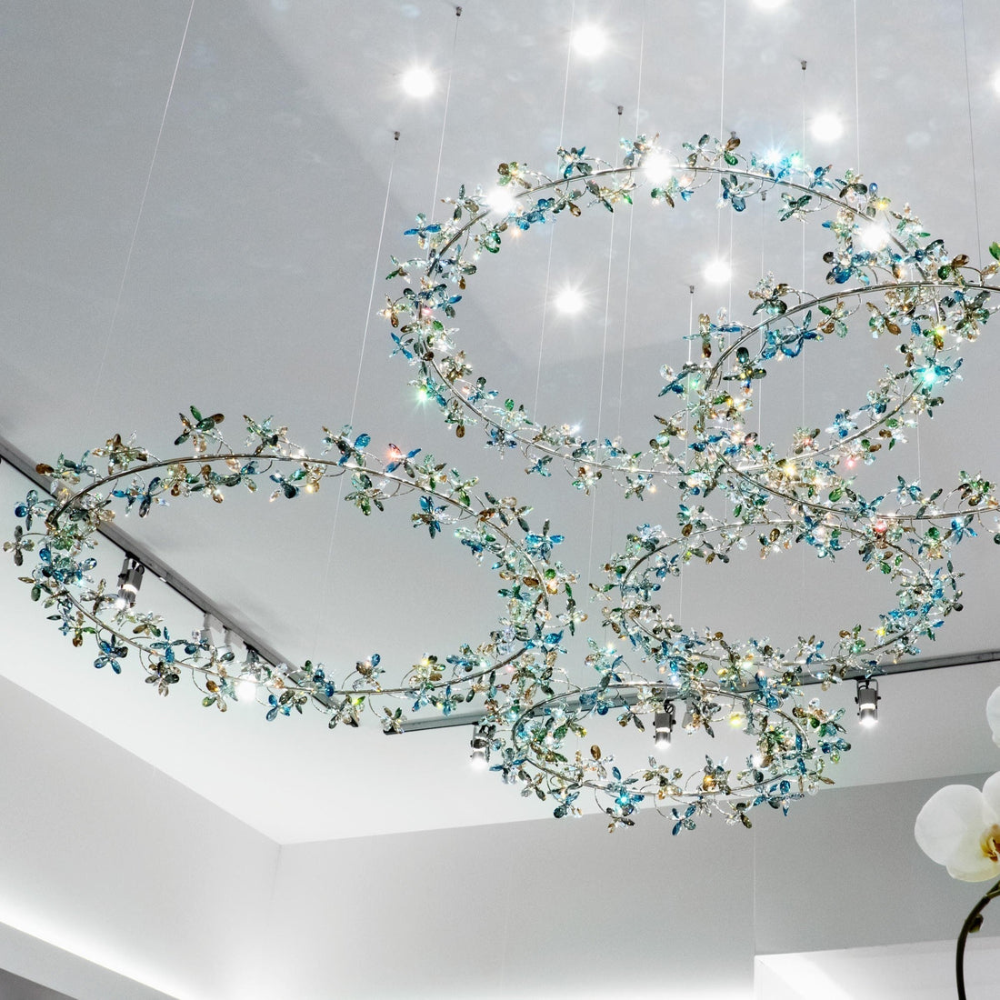 Modern Art Design Floral Crown Crystal Chandelier-Momo Lighting