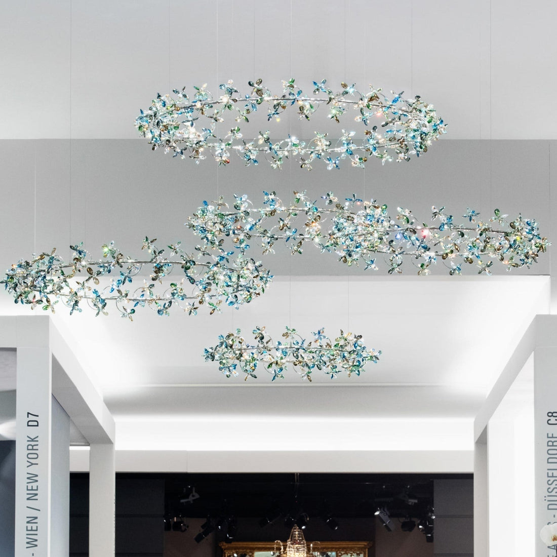 Modern Art Design Floral Crown Crystal Chandelier-Momo Lighting