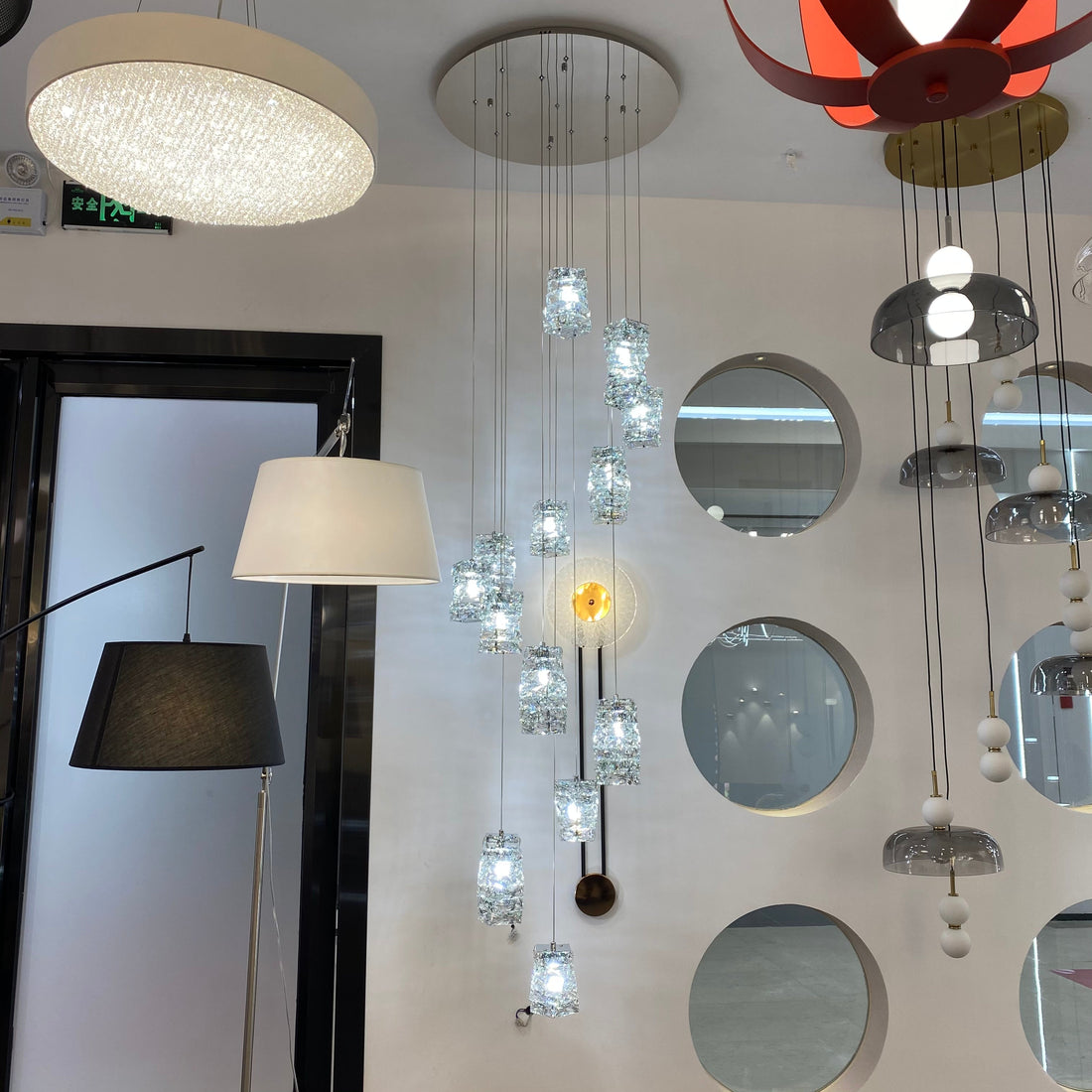 New Arrival Modern Crystal Chandelier for Staircase-Momo Lighting